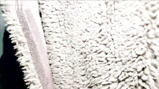 少妇在楼道里安全通道偷情做爱口交爆出