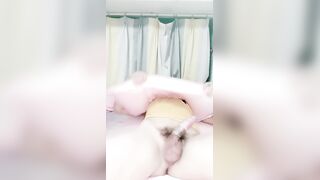 红色头发甜美妹子，全裸自慰鲜肉男友，挑逗就硬起来，后入深入虎穴