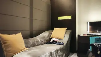 带你找大圈外围，来点情趣女仆装黑丝，新视角口交舔屌，骑上来扭动小腰，呻吟娇喘非常酥麻