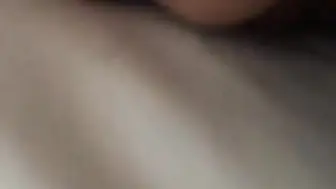 女大学生援交，被操的时候主动交代以前有没有被颜射过，期间男朋友还打来电话。