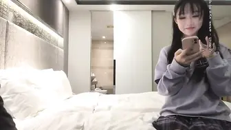 情感主博李寻欢深夜极品颜值清纯酒窝萝莉妹子，口交骑坐抬起头侧入猛操