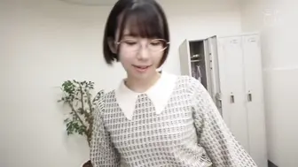 CAWD-503 [中文字幕] 渴求眼神性感蘿莉的巨乳美少女，被發現的話人生從此結束的状況下調戲大人，懇求中出的輕聲細語誘惑  千石萌奈花