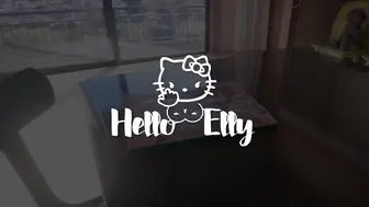 #HelloElly 我发现我可爱的继女在玩自己  多汁的年轻屁股