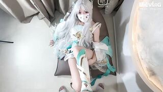 [糖心Vlog]【王者荣耀】蜜穴引诱 西施妹妹口足穴侍奉哥哥肉棒 骚穴塞满抽插 - 草莓甜筒