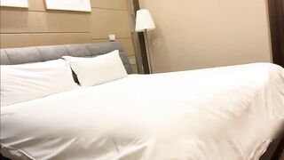 优雅少妇被公司二把手带回家 淫荡绿帽人妻无套内射