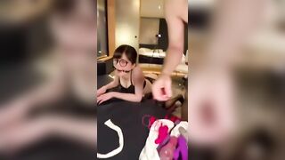 反差眼镜母狗 整天疯狂抽插做爱